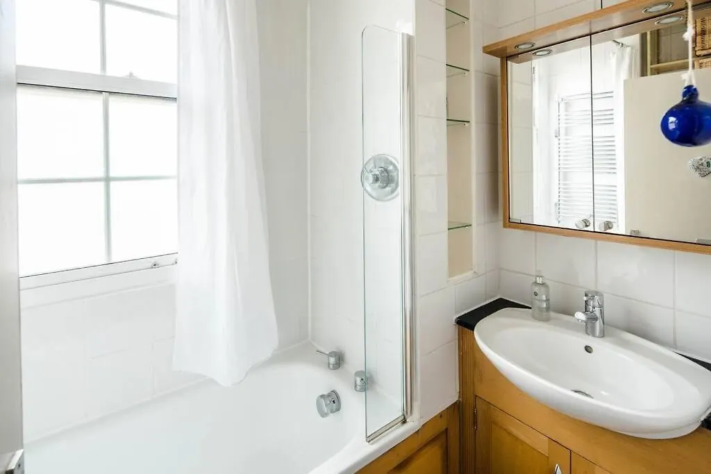 Stylish Central London Flat Near Tower Bridge 0*,  United Kingdom