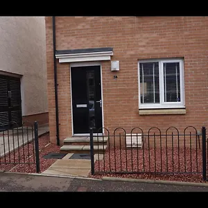 Peaceful, Lovely And Modern, Entire House Holiday home Edinburgh